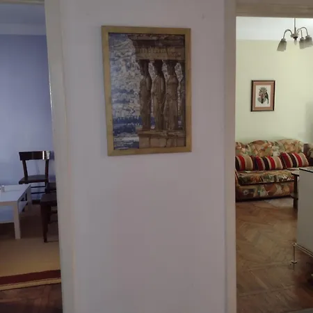 Era Echoes - Preserved Historical Appartement